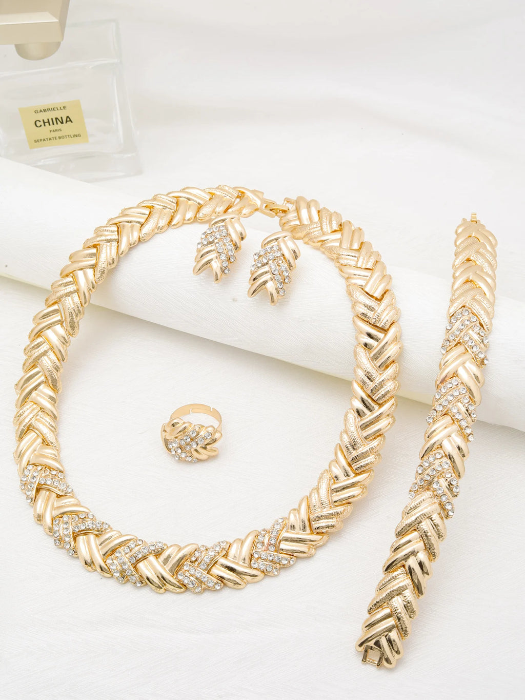 Dubai 18K Gold Plated Jewelry Set – Necklace, Earrings, Bracelet & Ring