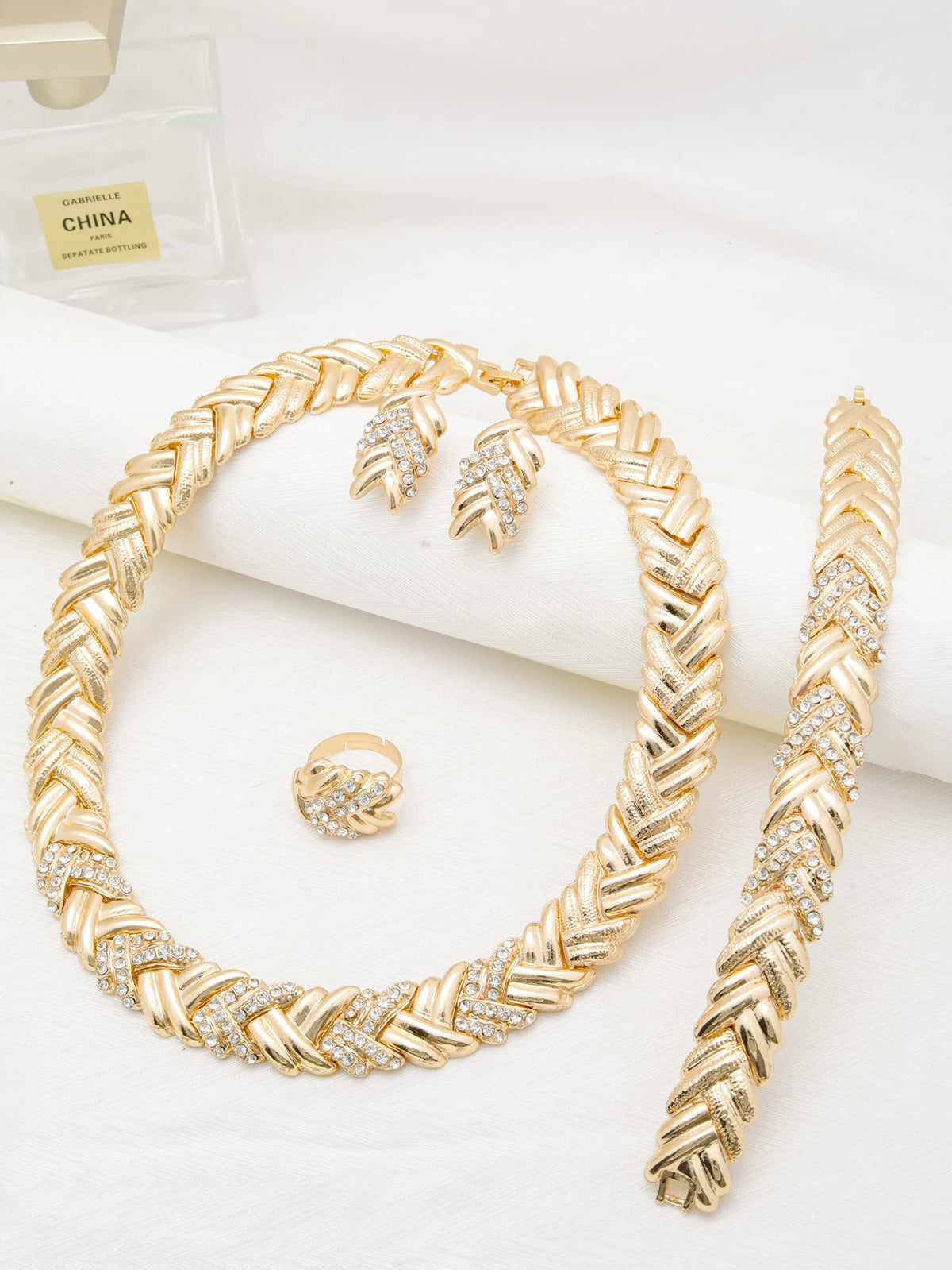 Dubai 18K Gold Plated Jewelry Set – Necklace, Earrings, Bracelet & Ring
