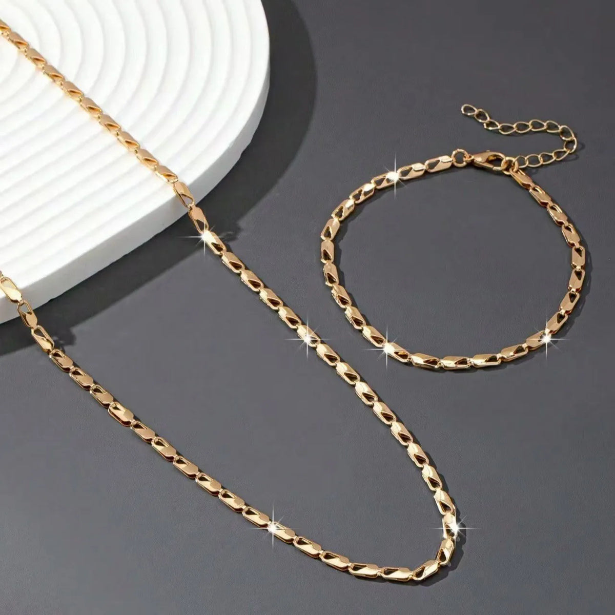 Luxurious Women's Necklace & Bracelet Set – Gold Plated Fashion Jewelry