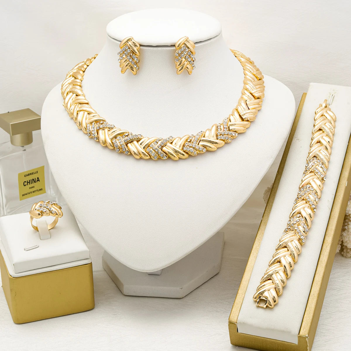 Dubai 18K Gold Plated Jewelry Set – Necklace, Earrings, Bracelet & Ring