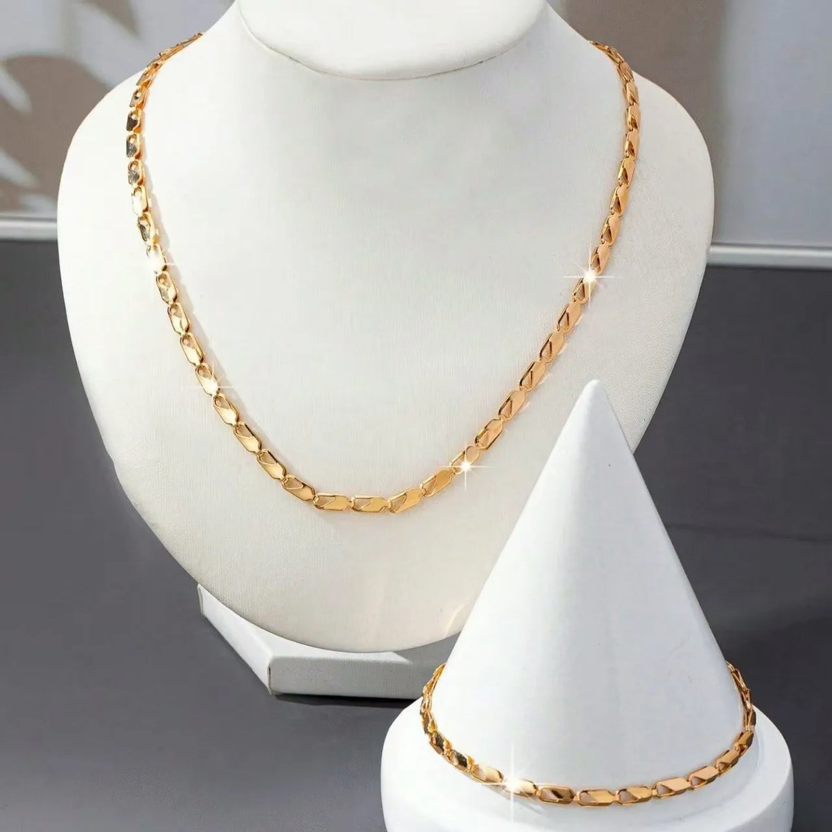 Luxurious Women's Necklace & Bracelet Set – Gold Plated Fashion Jewelry